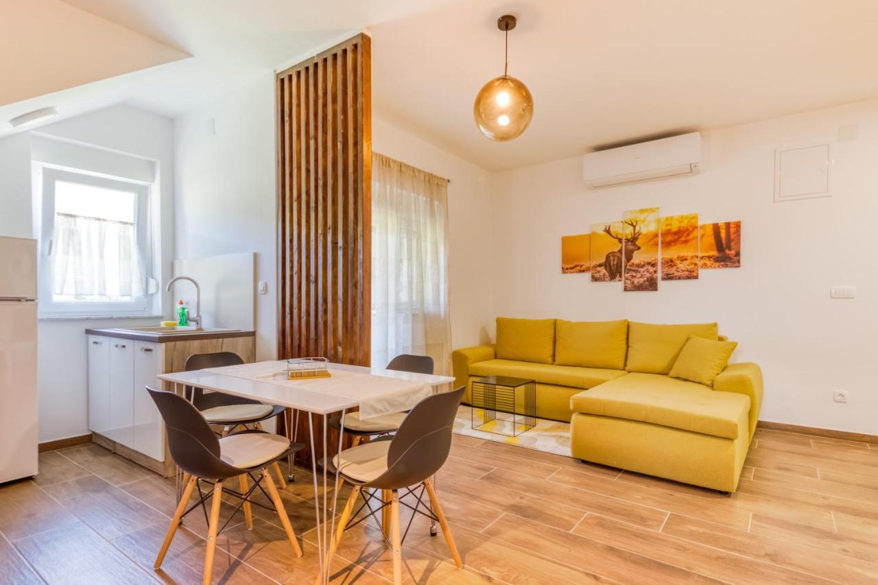 Apartmani Leptir Раковица Экстерьер фото