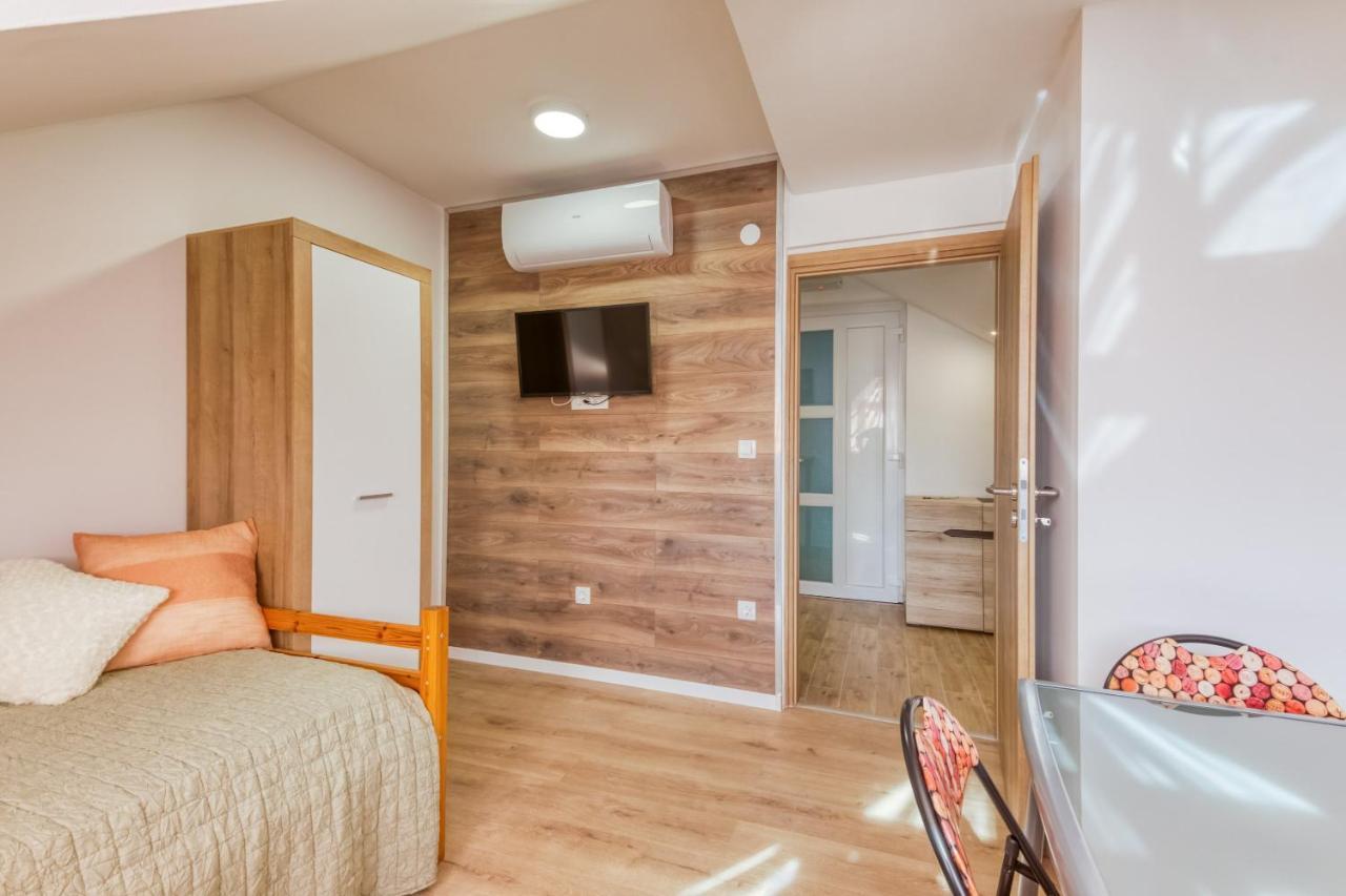Apartmani Leptir Раковица Экстерьер фото