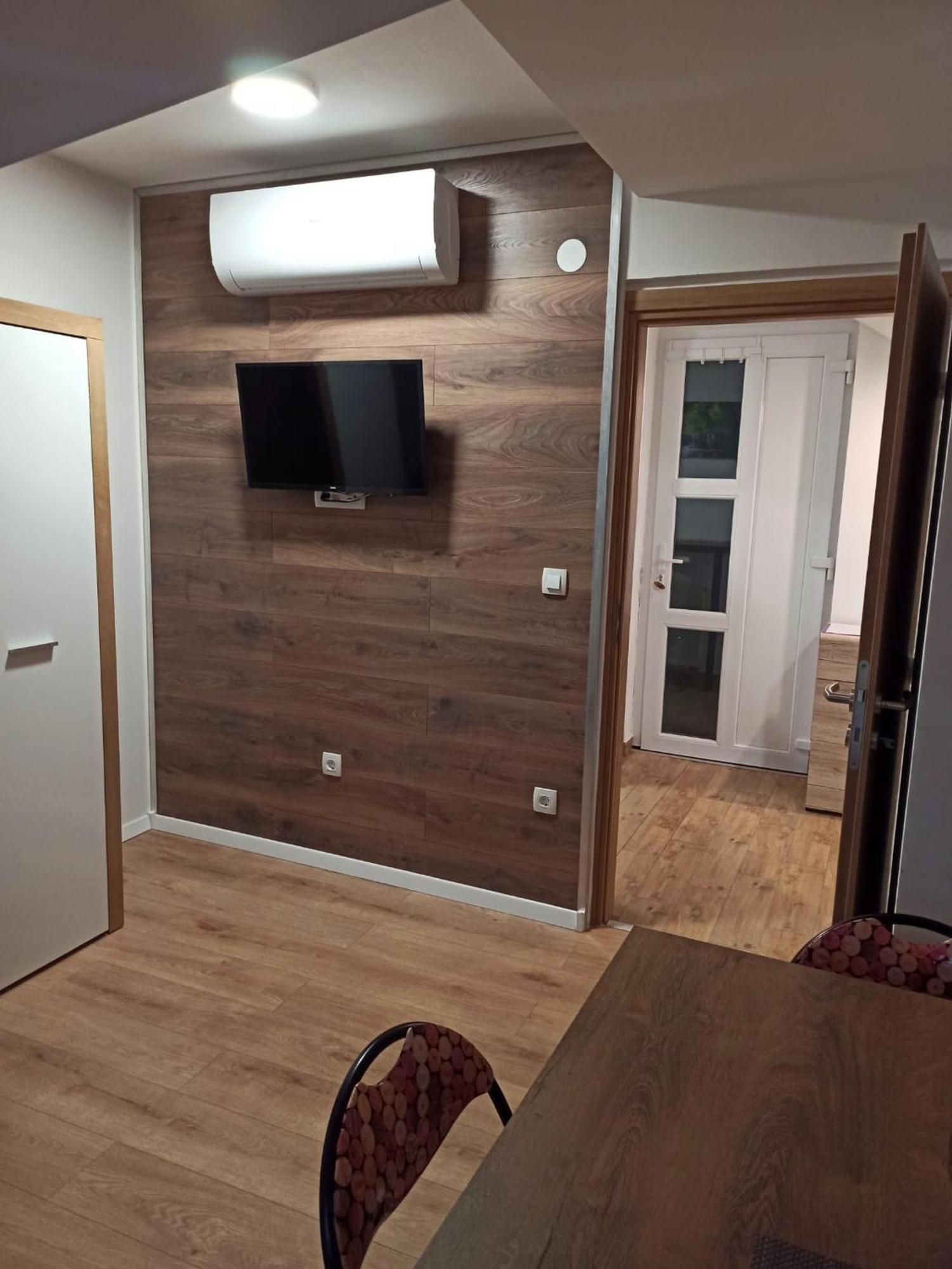 Apartmani Leptir Раковица Экстерьер фото