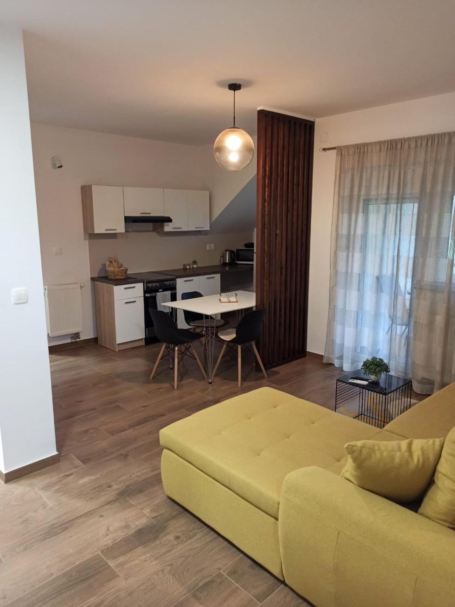 Apartmani Leptir Раковица Экстерьер фото