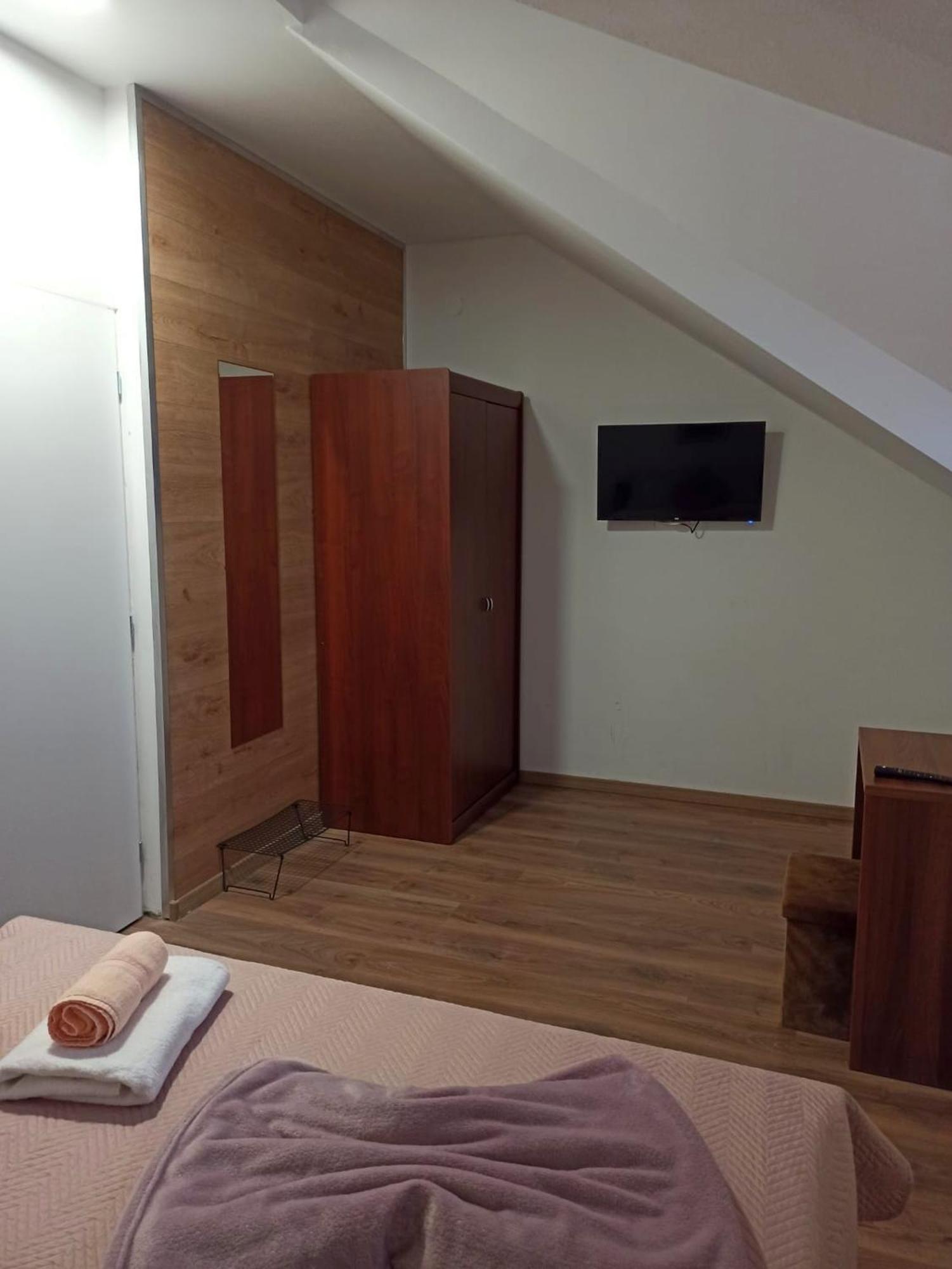 Apartmani Leptir Раковица Экстерьер фото