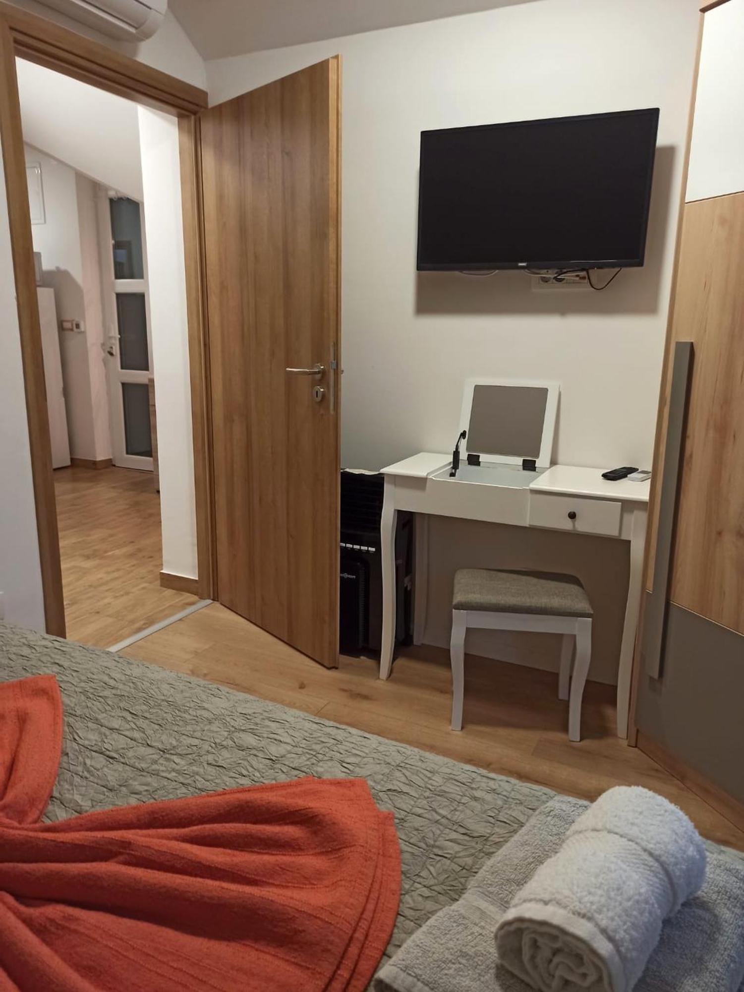 Apartmani Leptir Раковица Экстерьер фото
